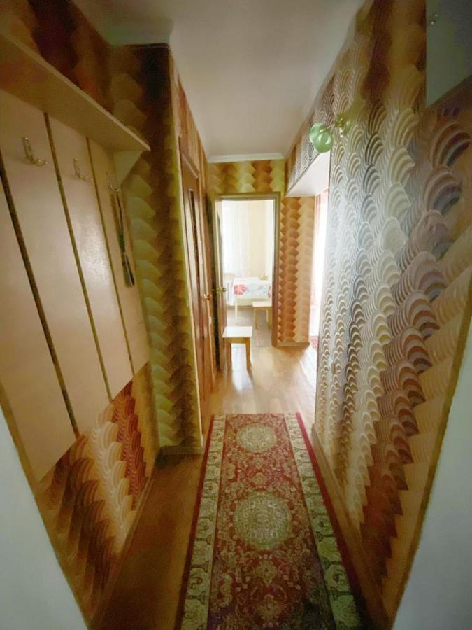 Квартира Напротив Аэропорта Apartamento Turksib Exterior foto