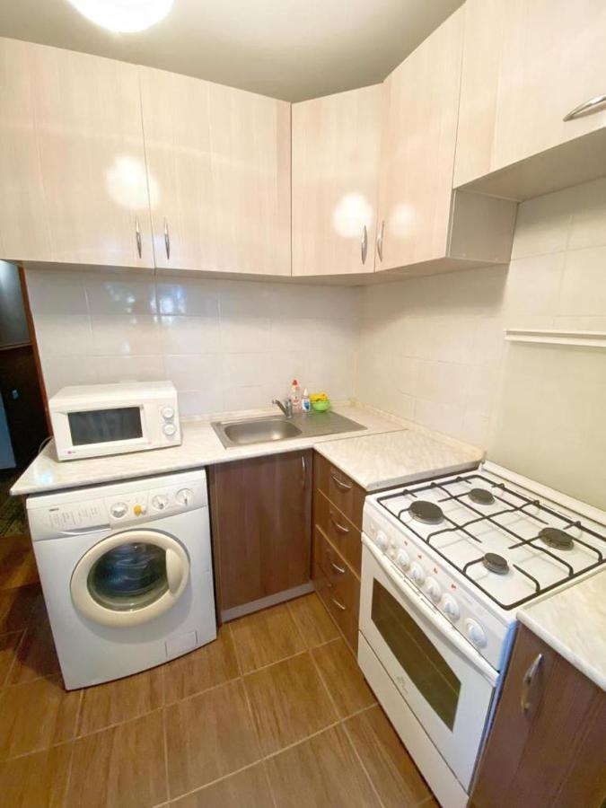 Квартира Напротив Аэропорта Apartamento Turksib Exterior foto